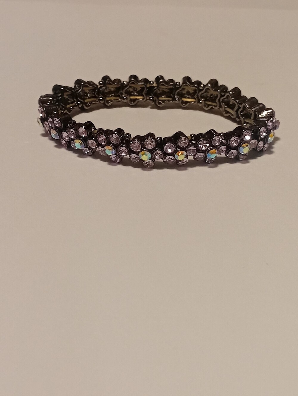 Rhinestone Flower Stretch Bracelet in Light Purple